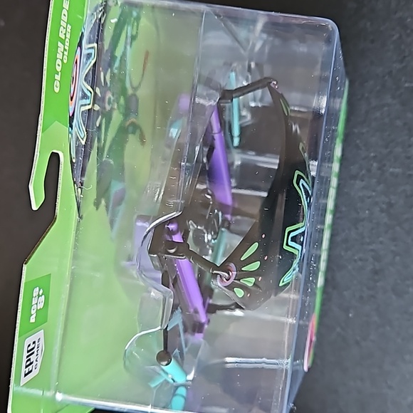 Jazwares Fortnite Glow Rider Glider Accessory for 4in Action Figures - Picture 2 of 5